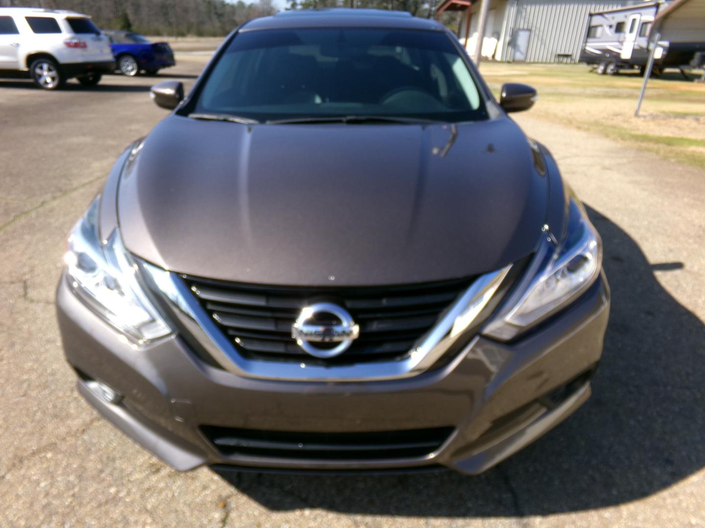 2017 Tobacco Metallic /Black Nissan Altima SL (1N4AL3AP1HC) with an 2.45L engine, automatic transmission, located at 401 First NE, Bearden, AR, 71720, (870) 687-3414, 33.726528, -92.611519 - Photo#26